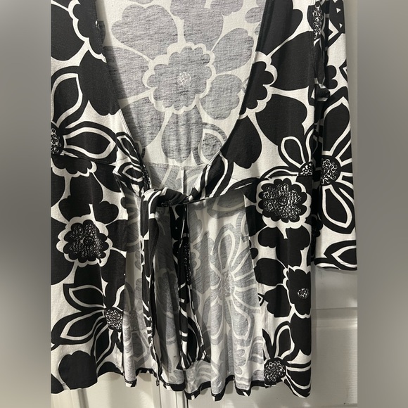 CAbi WOMENS MEDIUM FLORAL TIE FRONT 3/4 SLEEVES TOP SIZE M - Picture 3 of 7